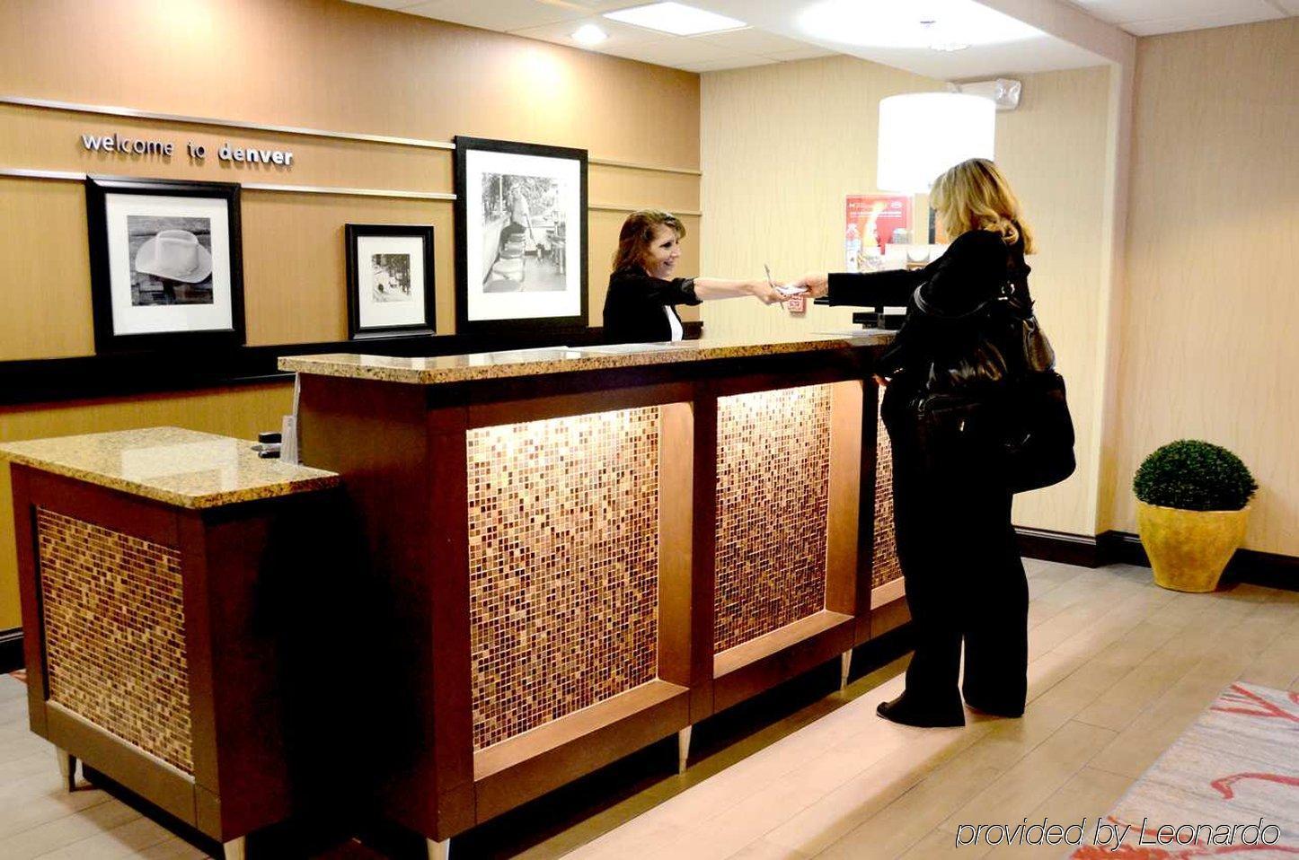 Hampton Inn Denver-International Airport Exterior foto